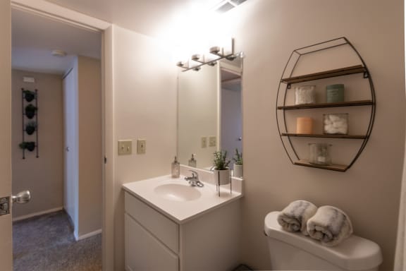 Large Bathroom at Fairfield Pointe, Fairfield, Ohio