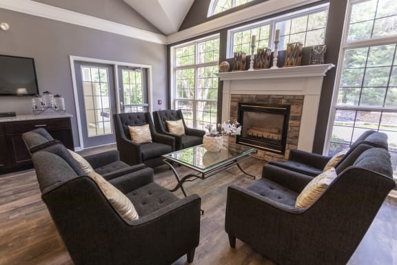 Resident Lounge  at Fairfield Pointe, Fairfield